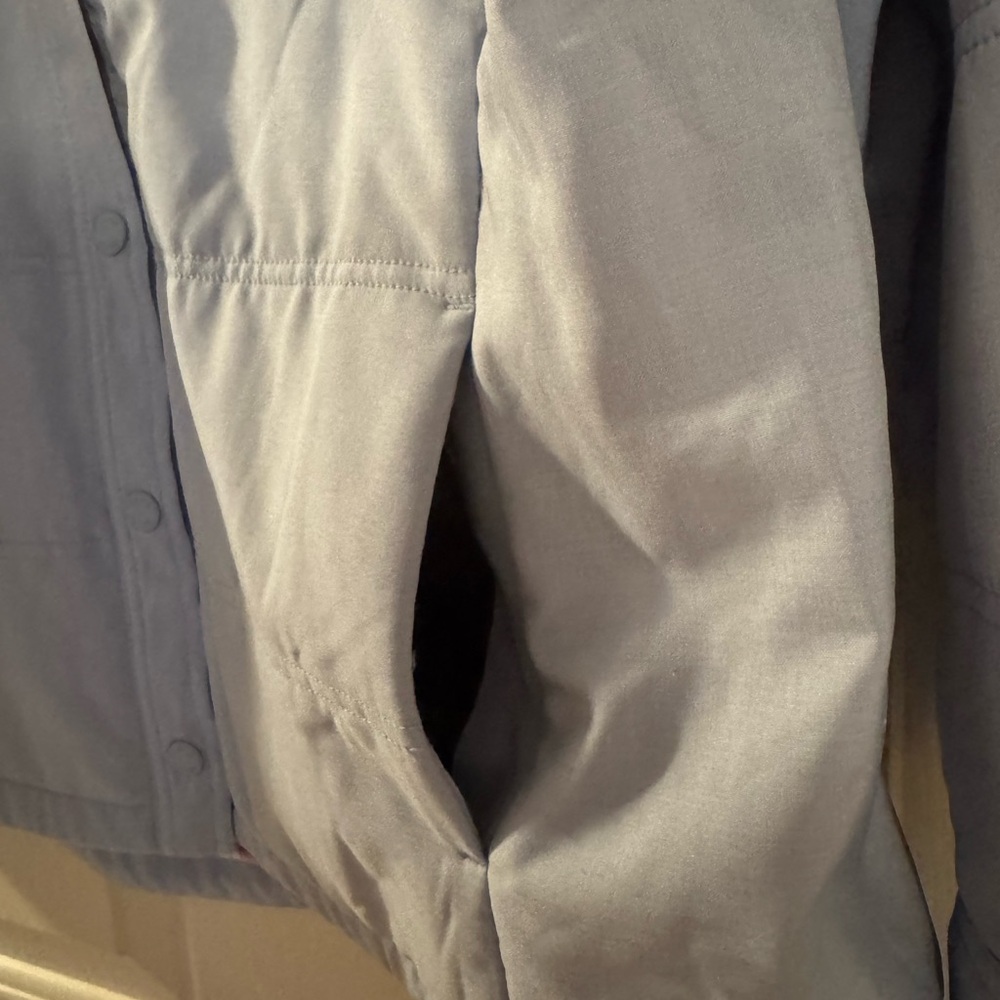 Orvis Pale Blue Quilted Snap-Front Jacket. Great Condition!! Size Medium. - Picture 4 of 7